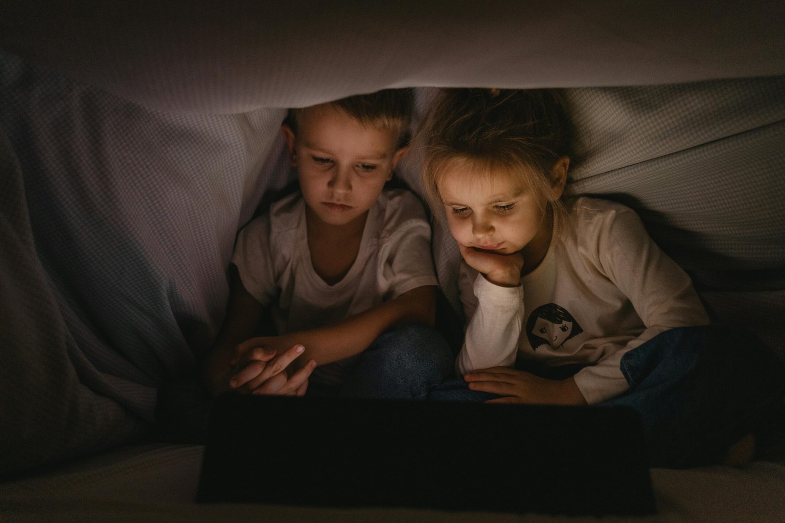 Balancing Act: How to Manage Your Child’s Screen Time Wisely