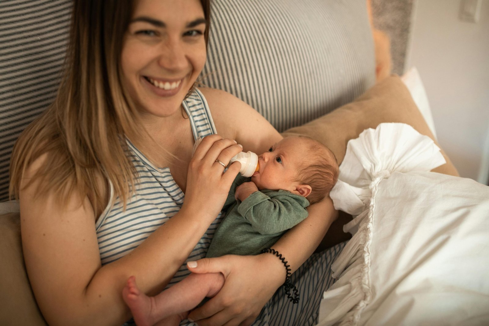 Choosing the Best Nutrition for Your Newborn: Breast or Formula?